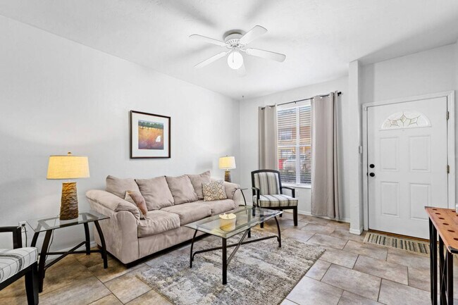 Building Photo - 4415 SW 34th St