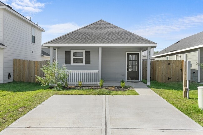 Primary Photo - 16759 N Marie Vlg Dr