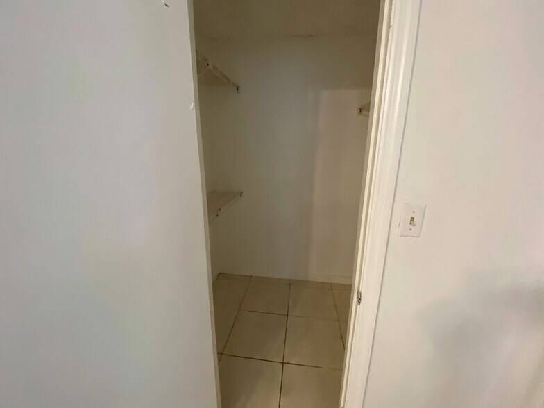 Building Photo - 2866 S University Dr