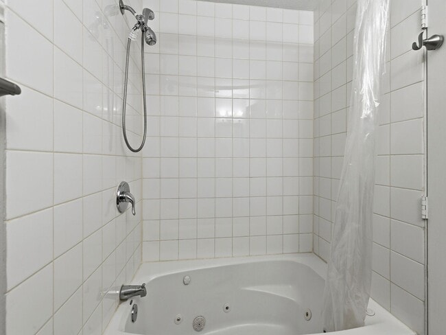 Building Photo - Beautiful Home in Central Fort Collins Location!