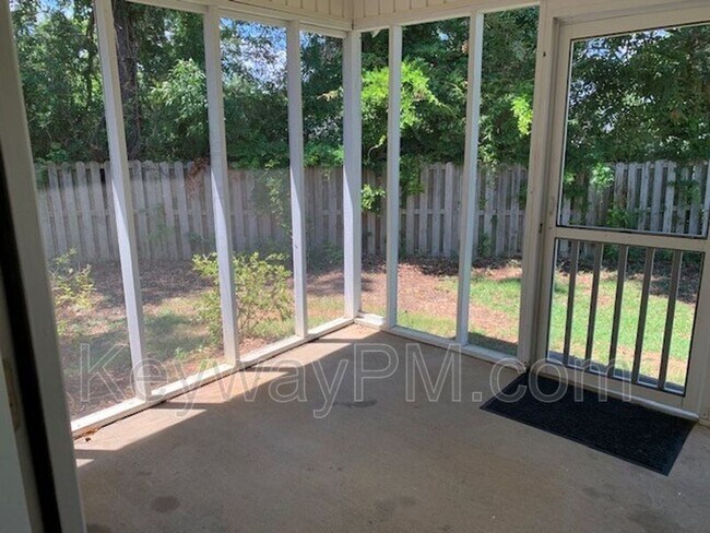 Building Photo - 18 Fowkewood Ct