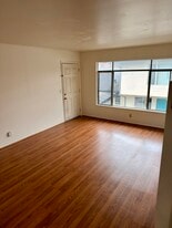 Building Photo - 1034 W Iowa Ave