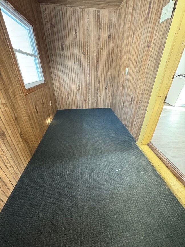 Building Photo - THR -03- Galesville