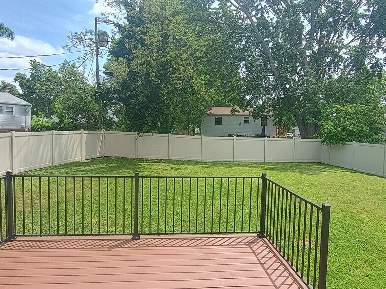 Backyard 1 - 904 Leslie Ct