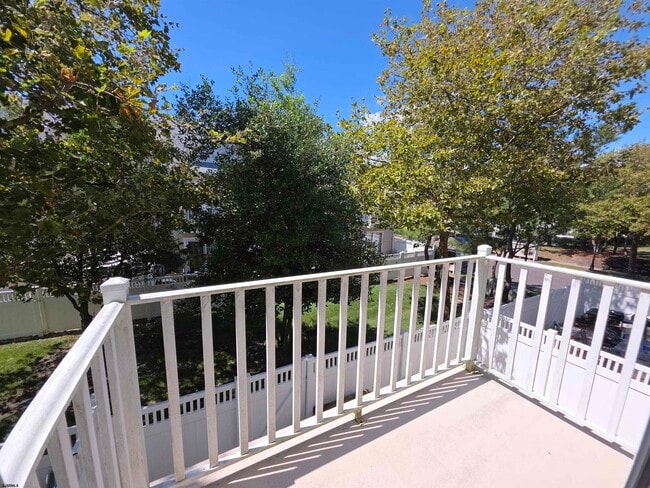 Building Photo - 2 Anchorage Ct