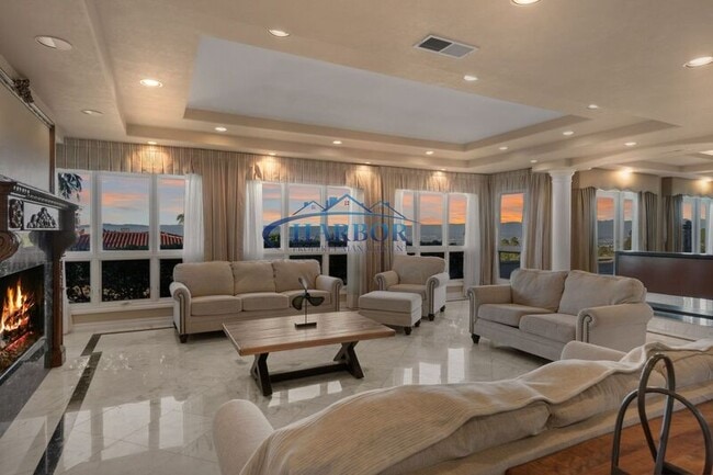 Building Photo - 1504 Vía Margarita