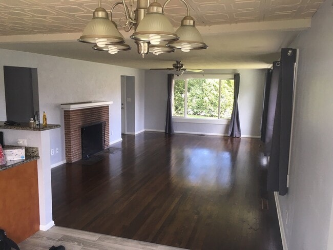 Building Photo - Rambler with Basement