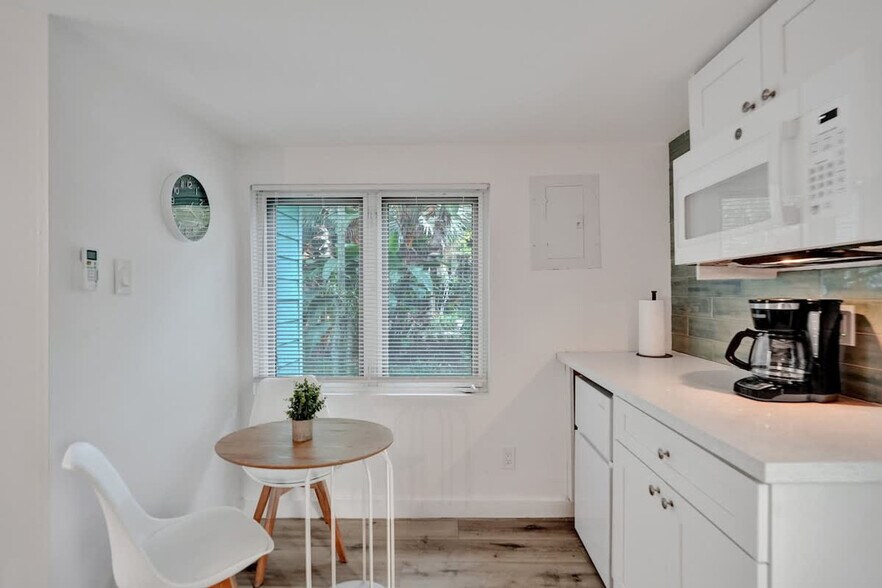 Building Photo - 1115 SW 4th St