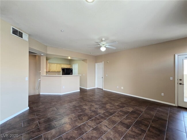 Building Photo - 5855 Valley Dr