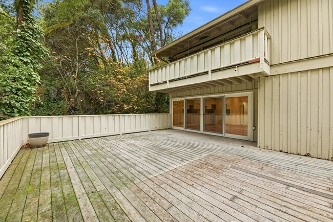 Building Photo - Elegantly Updated Apartment for Rent in Orinda