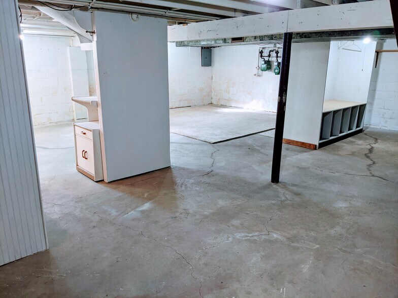 Building Photo - 807 Arlington Ave