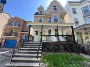 Building Photo - 120 S 7th St
