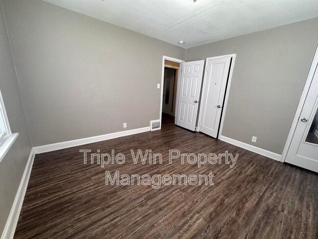Building Photo - 1629 Talisman Ln