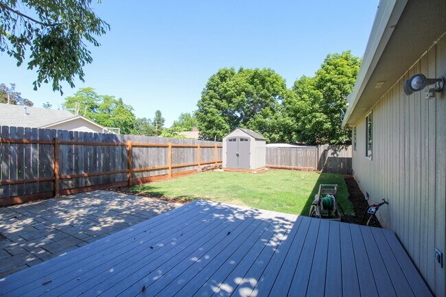 Building Photo - 3882 Lone Oak Rd SE