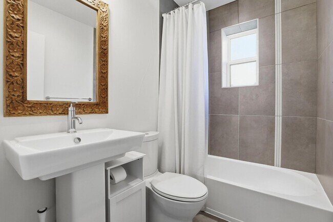 Building Photo - 4 blocks to Sloans Lake! immaculate home with large yard and garage