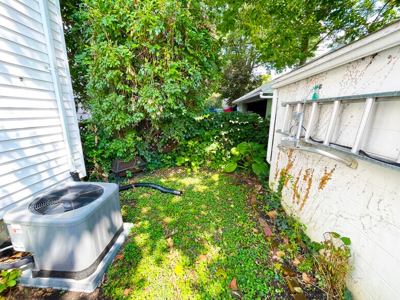 Side yard - 279 Highfield Dr