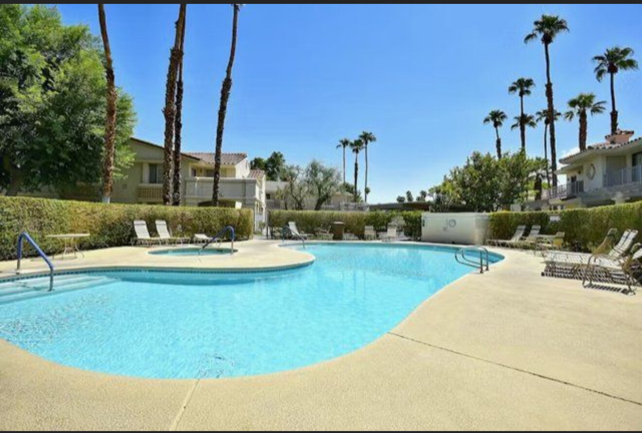 Building Photo - 505 S Farrell Dr