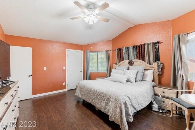 Building Photo - 1216 Olvera Way