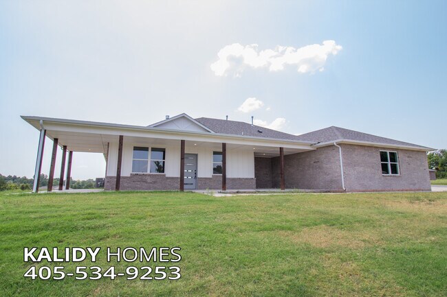 Building Photo - 17584 Salma Rd