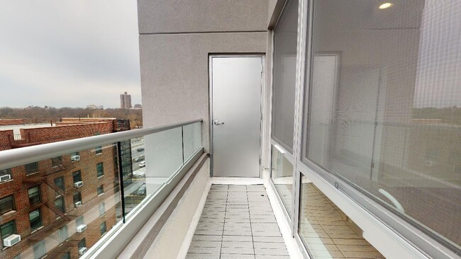 Building Photo - 13828 Queens Blvd