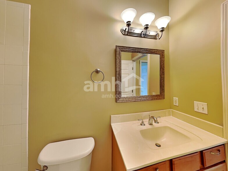 Building Photo - 921 Indian River Rd