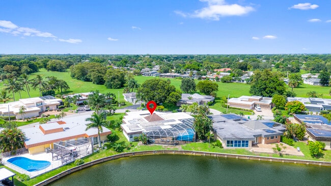 Building Photo - 6106 Royal Poinciana Ln