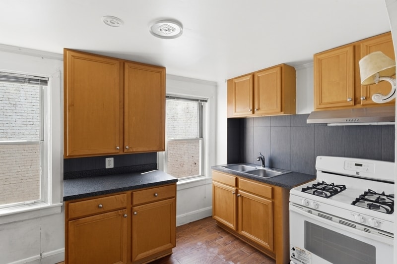 Building Photo - 1101 S Carey St