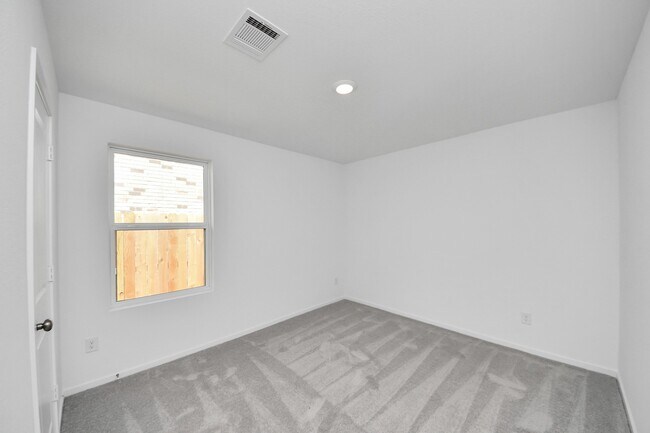 Building Photo - 27438 Sweetwater Bay Dr