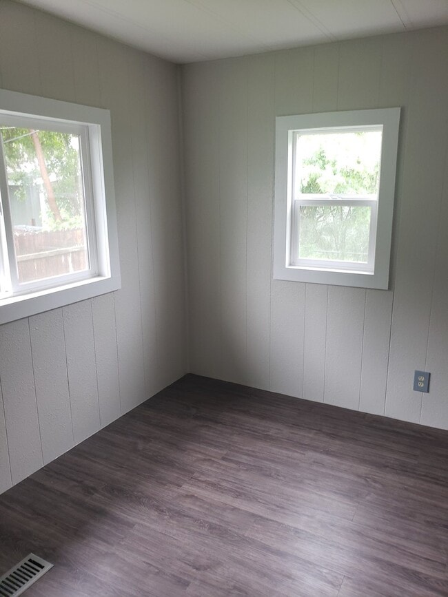 Building Photo - 3 bed 1.5 bath mobile