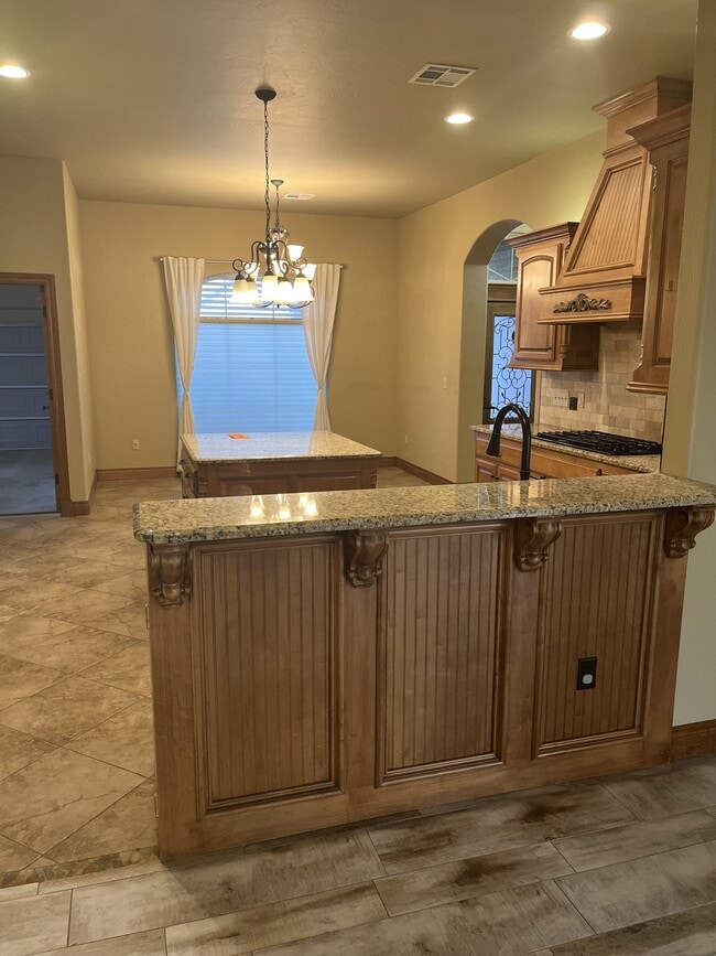 Building Photo - 13123 Red Oak Dr