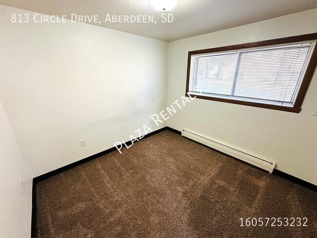 Building Photo - 315 S Marshall St