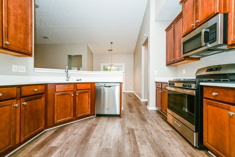 Building Photo - 9025 Aldbury Dr