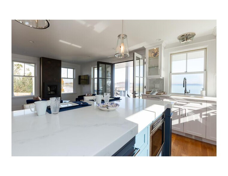 Building Photo - 153 Bayside Rd