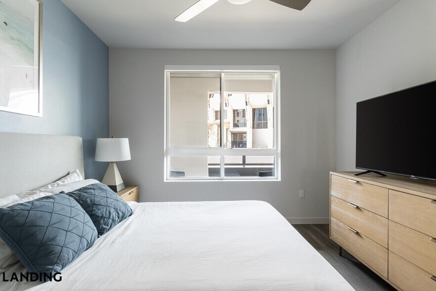 Building Photo - 2060 Experience Ave