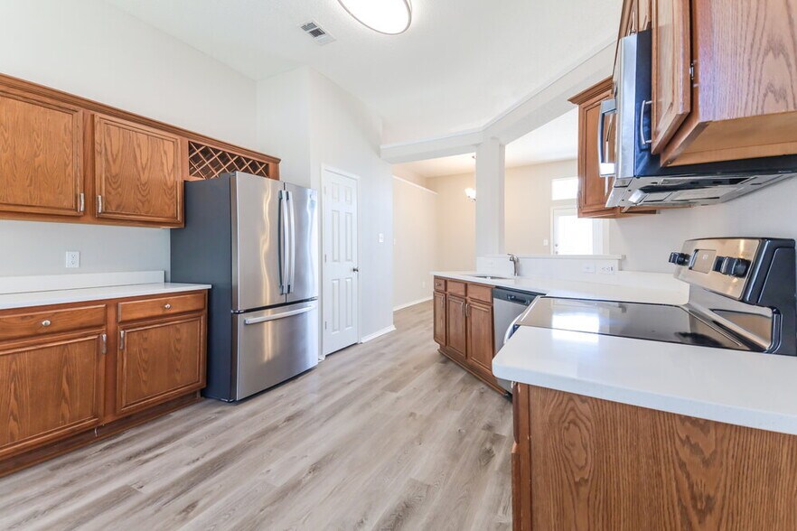 Building Photo - 1705 Green Terrace Dr