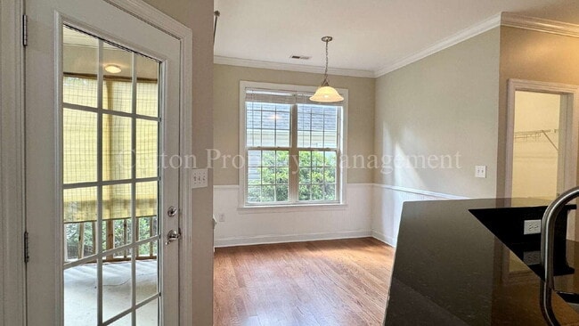 Building Photo - 8854 Plantation Landing Dr