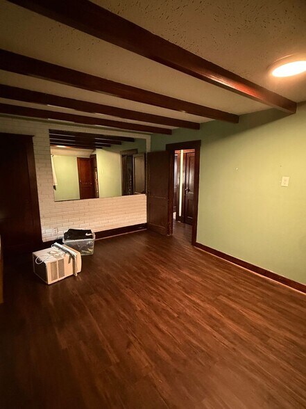 Building Photo - 18 Fairfield Ave