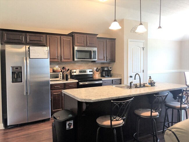 Building Photo - 7054 Summerton Dr