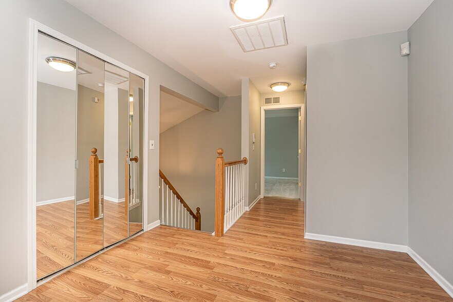 Building Photo - 5681 Pine Aires Dr