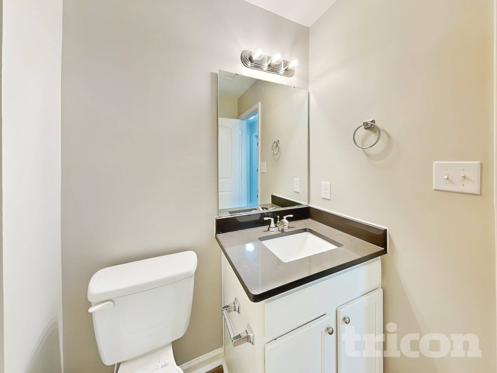 Building Photo - 118 Lookout Point Pl