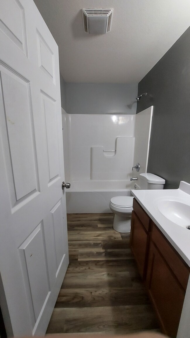 Building Photo - 1408 Omar St