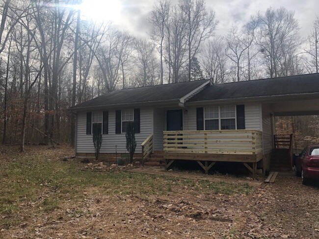 Building Photo - Two bedroom, 2 bath house in Mebane