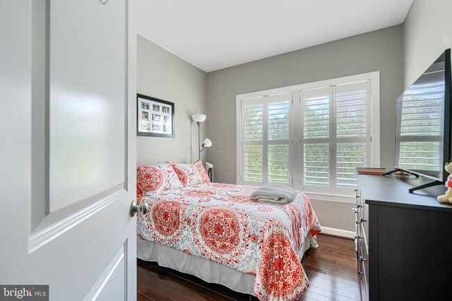 Building Photo - 432 Grand St