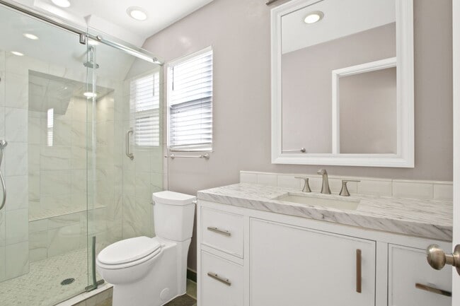 Building Photo - Spanish Style Single Family Home in Coastal San Pedro!