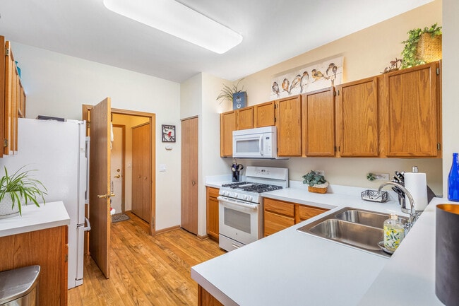 Building Photo - 21142 Braxton Ln