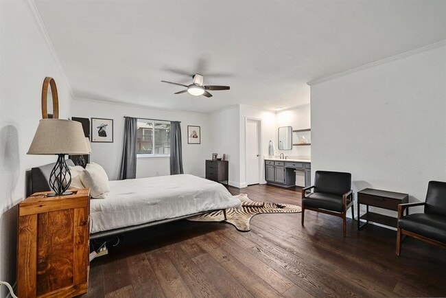 Building Photo - 9007 Jesse James Dr