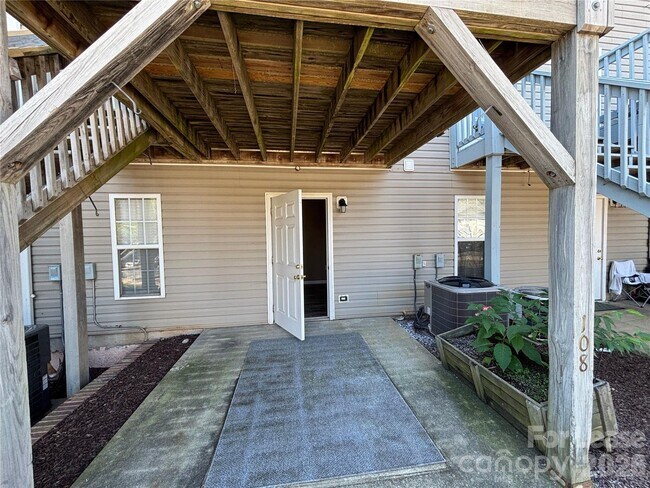 Building Photo - 113 Steam Engine Dr