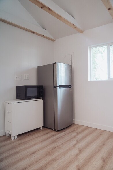 Building Photo - 340 N 400 E