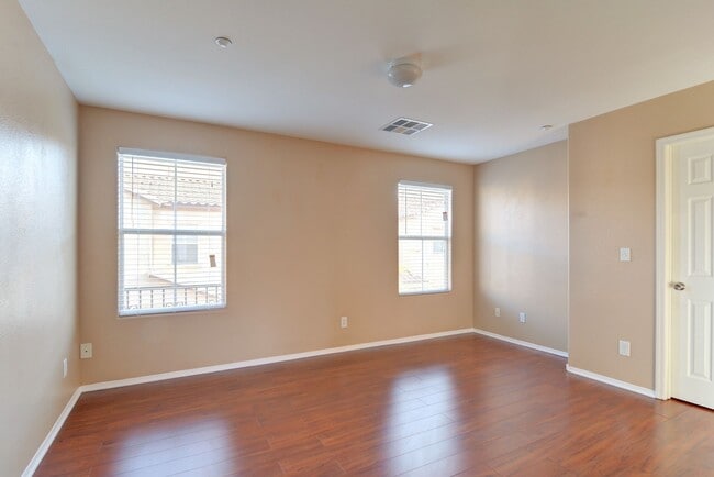 Building Photo - 6484 Arrow Cottage Ct