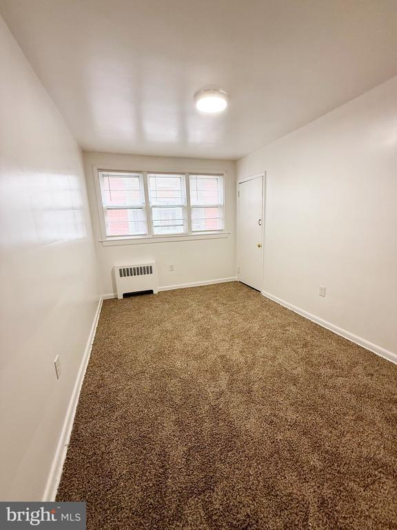 Building Photo - 633 Noble St